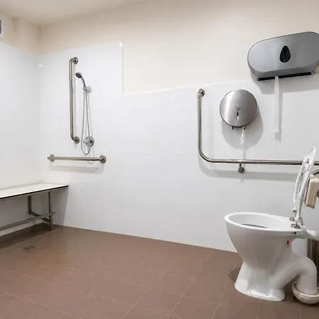 Capsule Perth City Backpackers Hostel - Note - Valid Passport Required To Check In-3